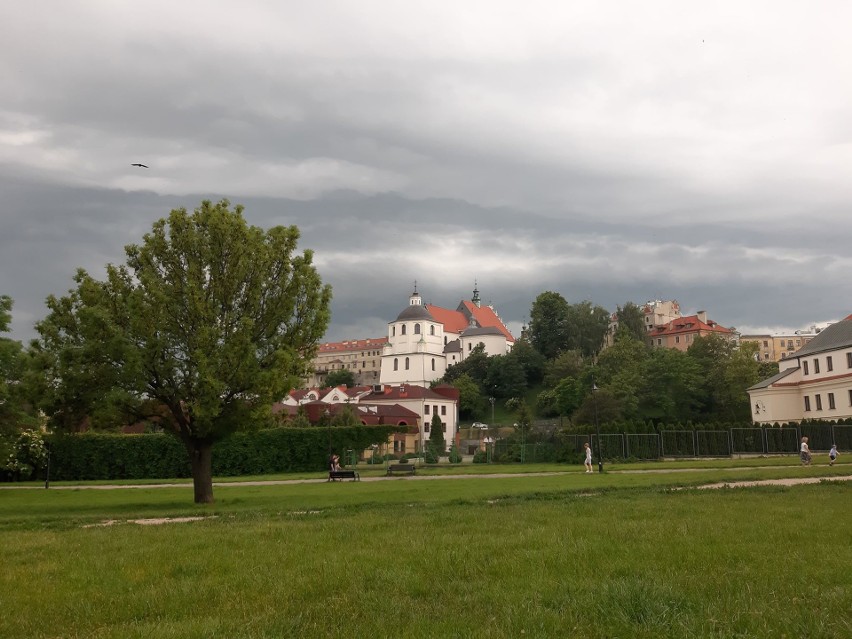 Złowrogo wyglądające chmury nad Lublinem zwiastowały...