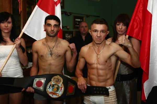 Dariusz Snarski (na zdjęciu z prawej) zmierzy się z Gruzinem Nugzarem Mergelaszwilim