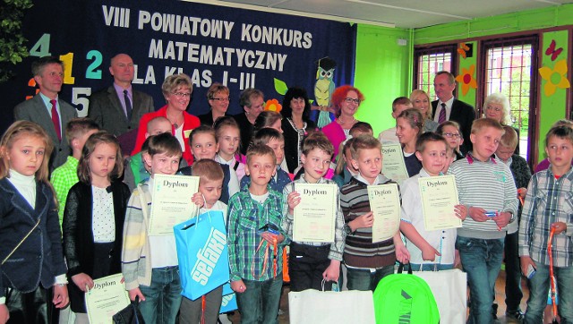 Laureaci VIII Powiatowego Konkursu Matematycznego, który odbył się w Sędziszowie.