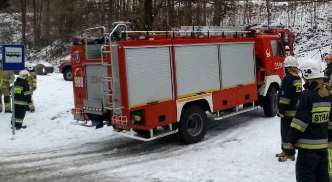 Homrzyska. Pożar sadzy w kominie. Akcja gaśnicza trwała ponad dwie godziny [ZDJĘCIA]