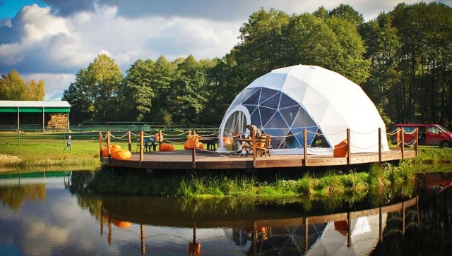 Namioty sferyczne produkowane w Szczecinie mogą mieć powierzchnię od 30 do nawet 1000 metrów kwadratowych