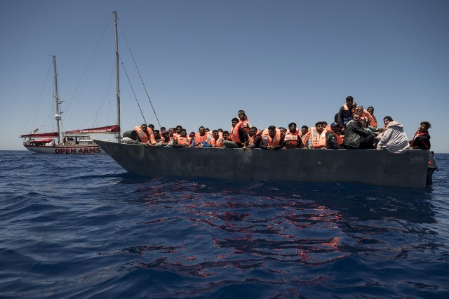 Do 50 osób zginęło wskutek zatonięcia w środę łodzi z nielegalnymi imigrantami na kanale La Manche (zdjęcie ilustracyjne)