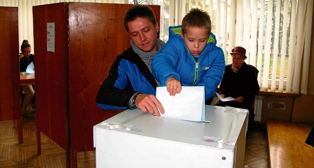 Podczas głosowania wyborcy zdecydowali, że w gminach zostanie po staremu. Ale w powiecie postanowili dokonać zmian.