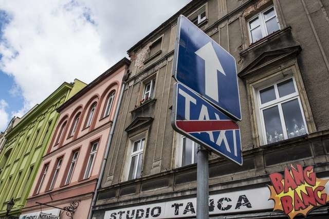 Postój przy Rynku Nowomiejskim jest jednym z najstarszych w Toruniu. Taryfy stały na nim już przed wojną