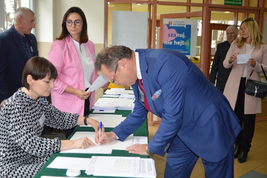 Wybory 2023. Poseł Andrzej Szejna już zagłosował. "Te wybory są dla mnie szczególne"