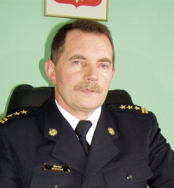 Dotychczasowy szef strażaków starszy brygadier Marian Miedzak odchodzi na emeryturę.