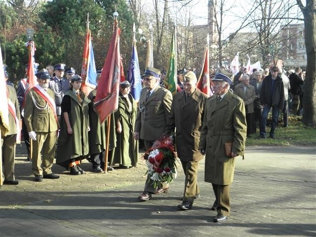 Święto Niepodległości 2014: 11 listopada w Myszkowie oddali hołd poległym [ZDJĘCIA]