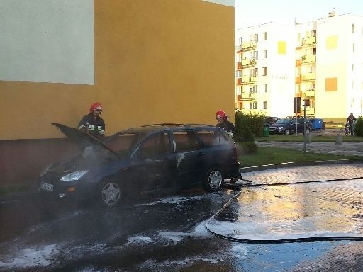 Spłonęło auto na parkingu przy ul. Skarżyńskiego w Grudziądzu