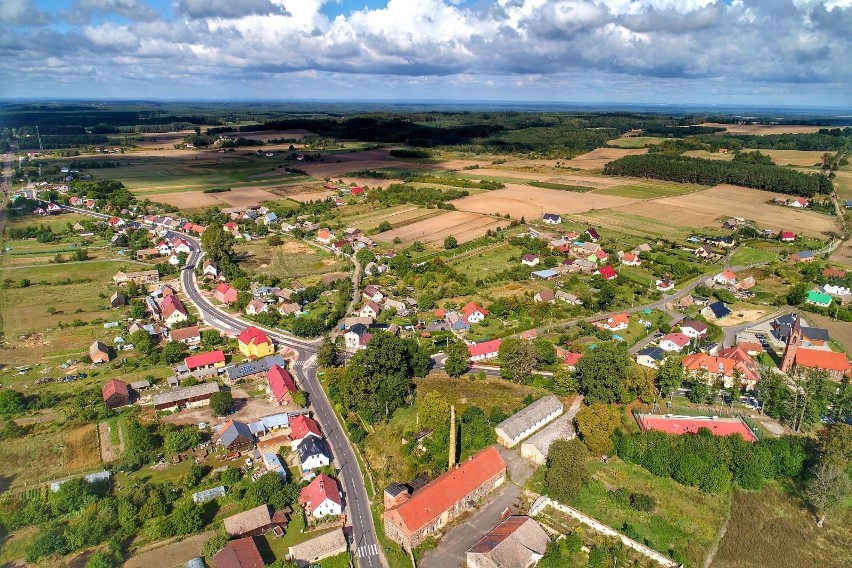 Torzym: Widzieliście kiedyś Trzemeszno Lubuskie  z lotu ptaka? Jest piękne. Zobaczcie zdjęcia z drona, które wykonał Grzegorz Walkowski.