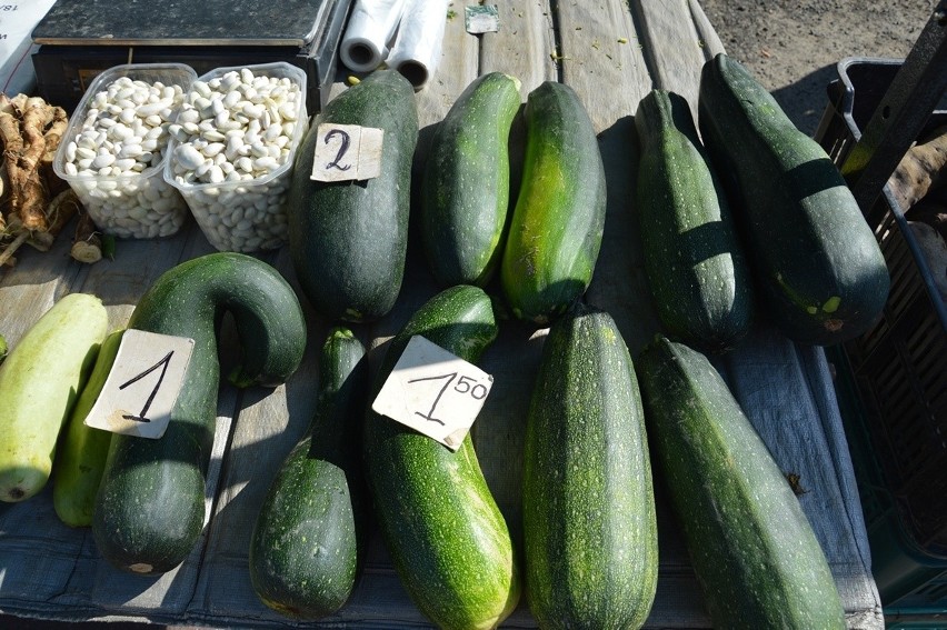 Śliwki podbijają targ w Stalowej Woli! Oto ceny warzyw i owoców z piątku 8 września