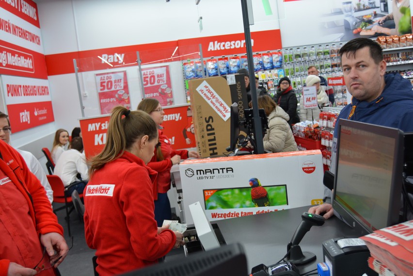 Otwarcie Bursztynowa Park w Ostrołęce: tak wyglądają sklepy Decathlon, Media Markt, Smyk, Jysk, Komfort i Komfort Łazienki [ZDJĘCIA+WIDEO]