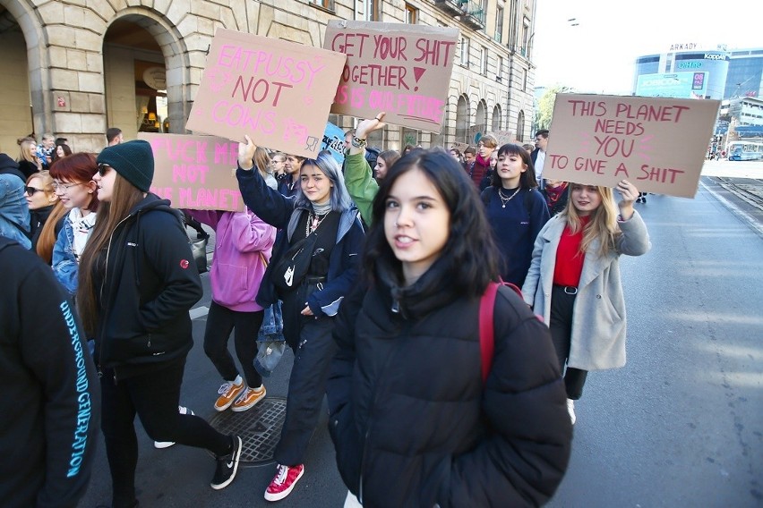 Młodzież zastrajkowała w centrum Wrocławia. Dla klimatu! [ZDJĘCIA]