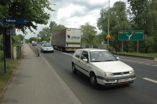 Wiele wskazuje na to, że w tym roku ten most nie będzie remontowany, drogowcy najpewniej odnowią go za rok.