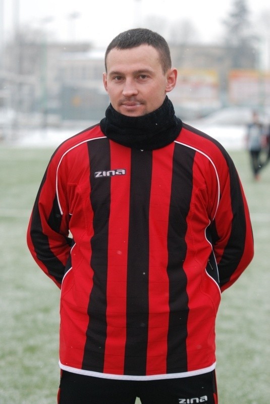 Krystian Płusa w przerwie zimowej trafił do Łysicy Akamit Bodzentyn. Wiosną chce z nią powalczyć o awans do drugiej ligi. 