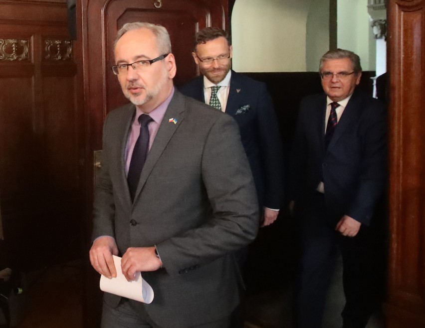 Minister Zdrowia Adam Niedzielski: "organizacja naszych szpitali gwałtownie wzrosła". Są pieniądze dla zachodniopomorskich placówek