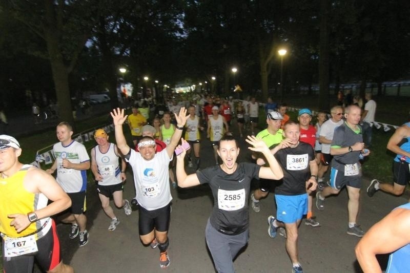 Nocny Wrocław Półmaraton 2013 odwołany! Tłum spontanicznie ruszył ulicami! A Dutkiewicz przeprasza