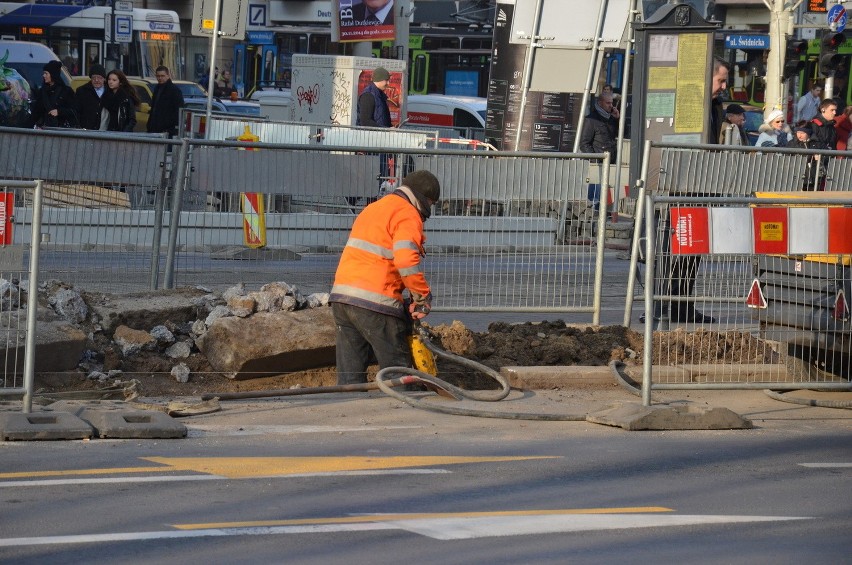 Budowa przejścia dla pieszych na ul. Świdnickiej i remont...