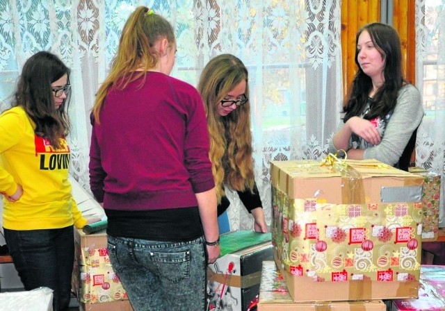 Nowotarscy wolontariusze rozwieźli w tym roku kilkaset paczek, które przekazali im darczyńcy