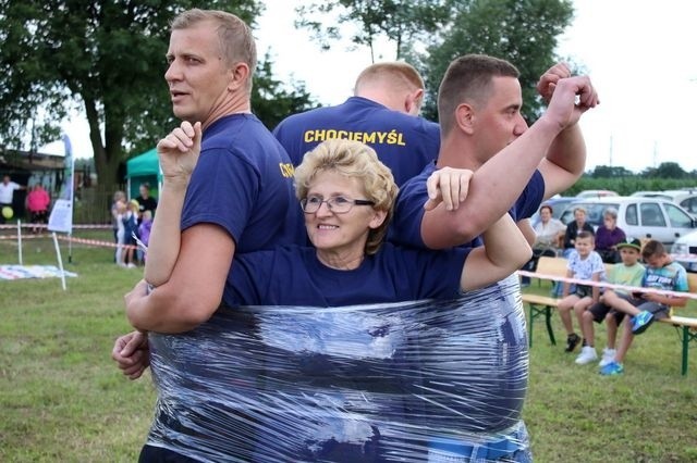 Jedenaście drużyn reprezentujących sołectwa Gminy Kotla wzięło udział w rywalizacji w ramach IV Turnieju Wsi, którego gospodarzem w tym roku był Ceber.