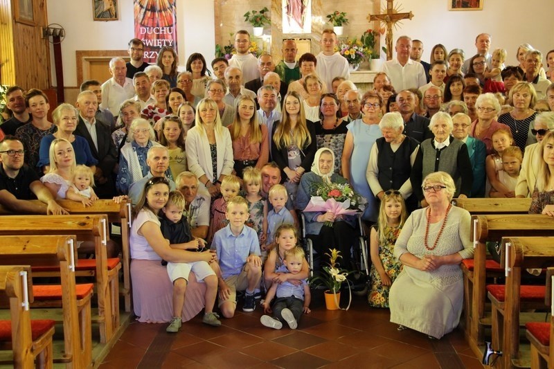 Mieszkanka gminy Bliżyn świętowała 102 urodziny. Były życzenia i śpiewane "Dwieście lat"