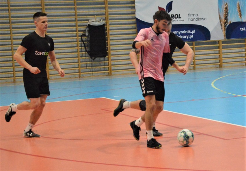 Proszowicka liga futsalu. Amplus i Bud-Rem w finale. Decydowały rzuty karne!