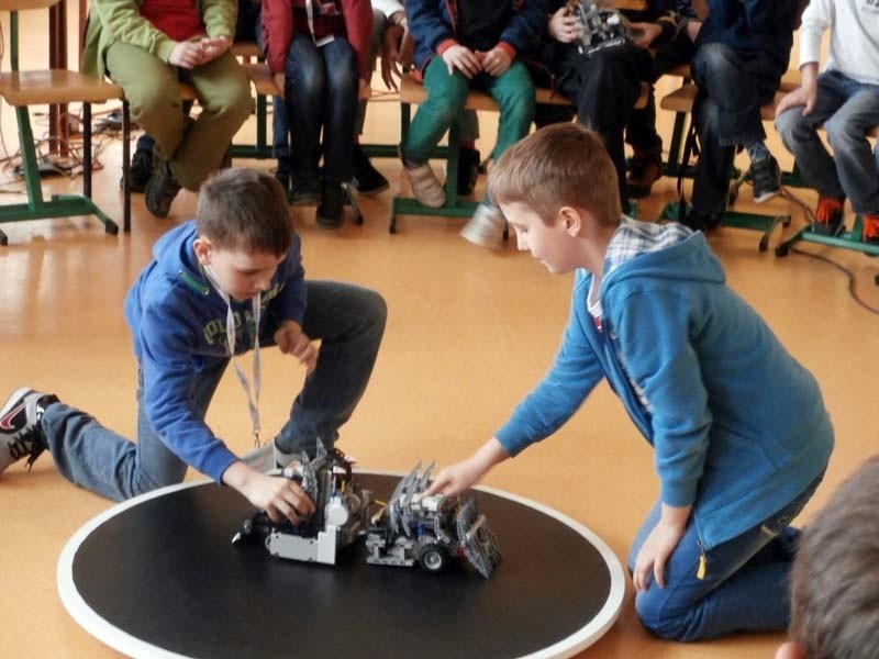 Spotkanie fanów robotyki Lego Mindstorms (zdjęcia, wideo)