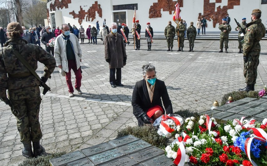 W niedzielę (18.04.2021 r.) uczczono pamięć pomordowanych...