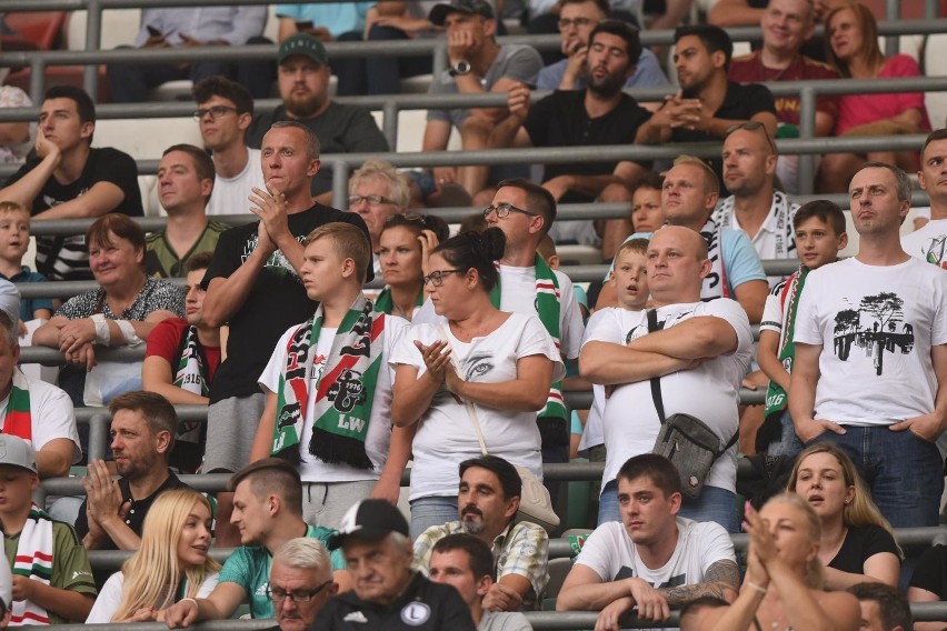 Legia Warszawa w czwartej kolejce PKO Ekstraklasy wygrała z...