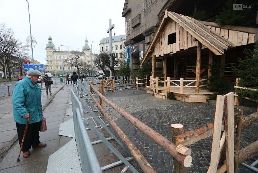 Święta Bożego Narodzenia w Szczecinie. Komunikacja miejska, żywe szopki, urzędy, apteki, sklepy