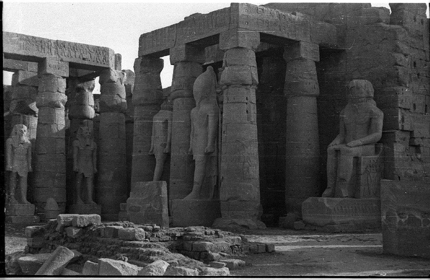 Egipt, Luksor, Świątynia Amona, Wielki Dziedziniec, widok na...