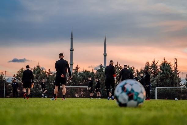 Zobaczcie jak piłkarze ŁKS Łódź trenuje w Side - ZDJĘCIA