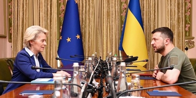 Ursula von der Leyen podczas spotkania z prezydentem Ukrainy. Kijów zapewnia, że szybko spełnia wymagania UE