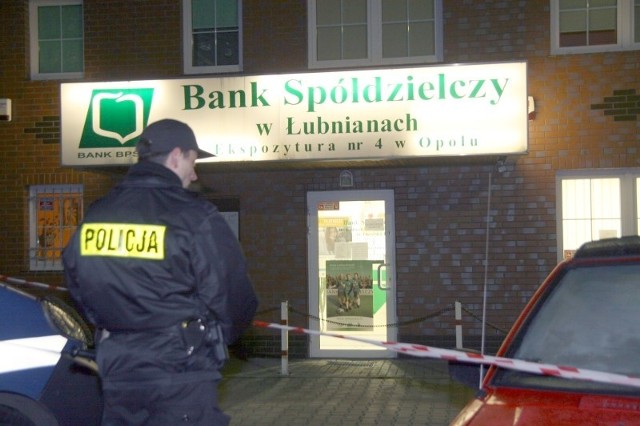 Napad na bank spóldzielczy na ul. Cieszynskiej w Opolu.