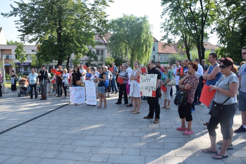 Około stu skawinian protestowało przeciw zatruwaniu...