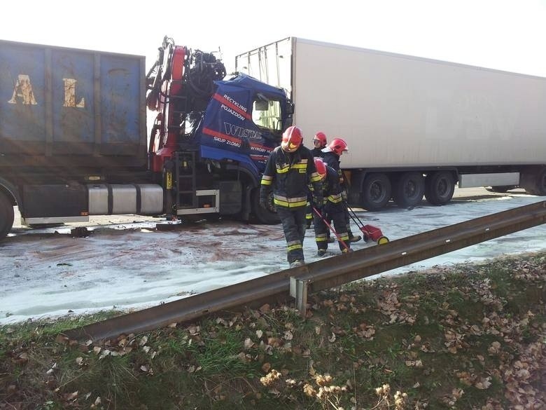 Wypadek ciężarówek i autokaru na DK 86 w Będzinie: Droga już przejezdna [ZDJĘCIA]