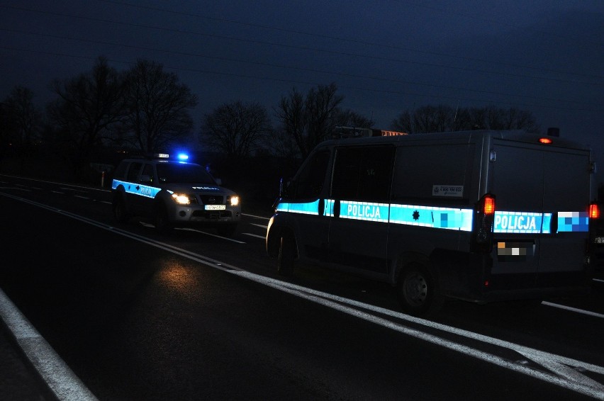 Radiowóz w Szczecinku ściął znak [zdjęcia]
