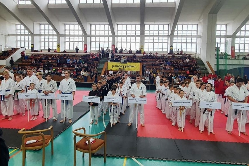 Cztery miejsca na podium w zagranicznym turnieju – karatecy SKSW Skarżysko-Kamienna walczyli na turnieju w czeskiej Pradze [ZDJĘCIA]