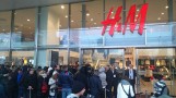 Walka o ubrania w H&M. Kolekcja Balmain już w sklepach 