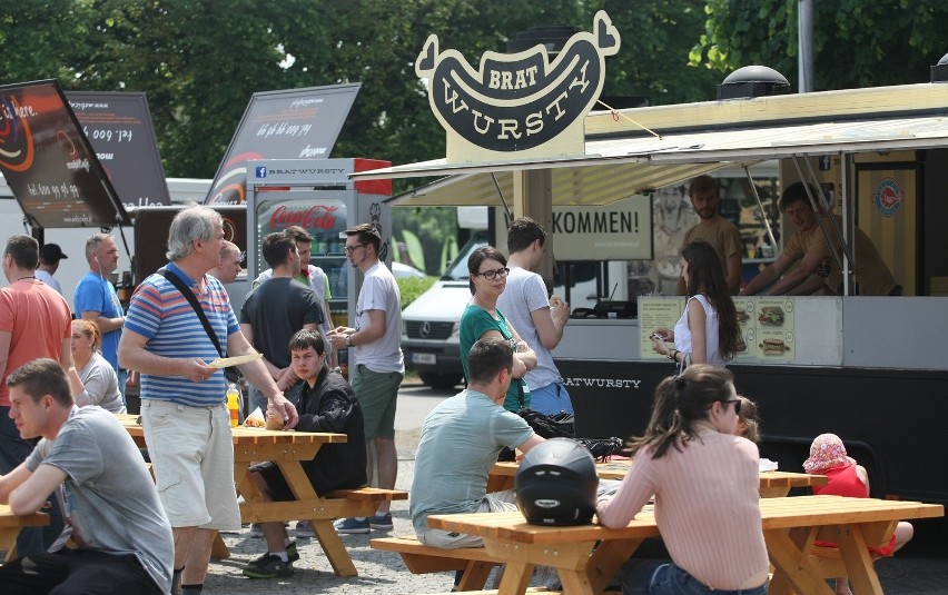 Zloty foodtrucków to topowy na świecie trend w obszarze...