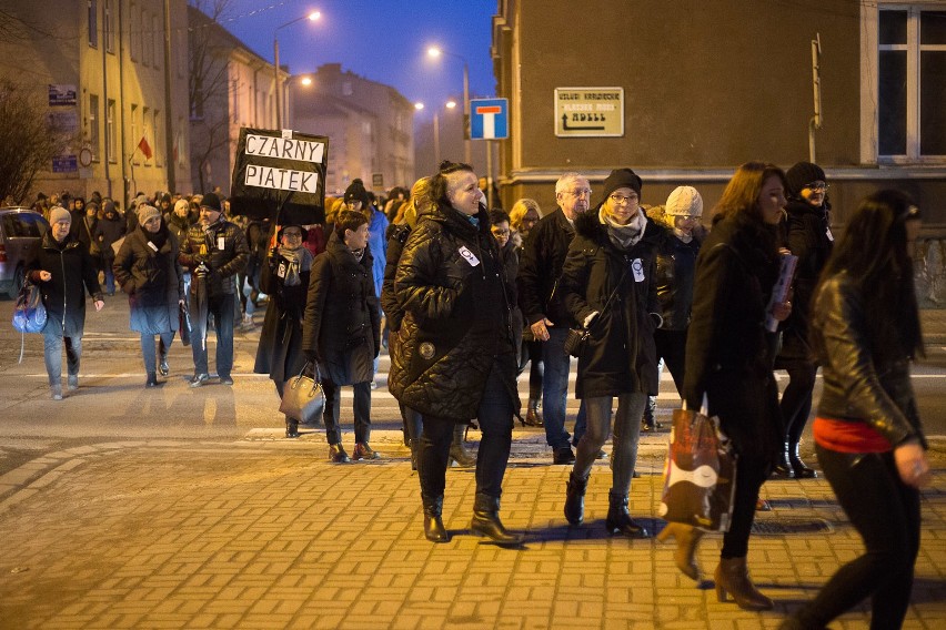 W całej Polsce trwały czarne protesty przeciwko zaostrzeniu...