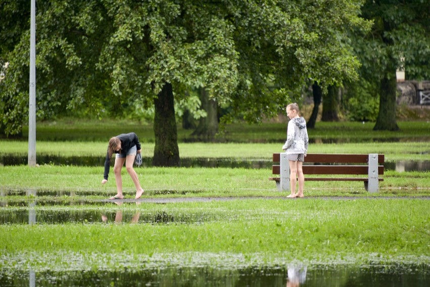 Park Antoniuk w Białymstoku do zalewania przez wodę czy dla ludzi? [ZDJĘCIA, WIDEO]