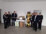 Strażacy z Dęby w gminie Przytyk, otrzymali sprzęt do akcji ratowniczych