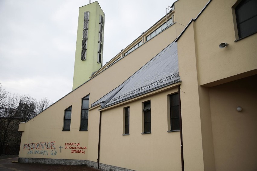 Protesty pozostawiają po sobie "pamiątki" w mieście