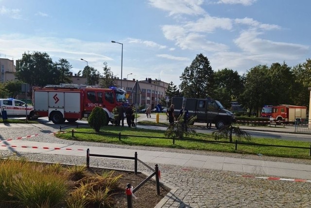 Na ulicy Wolności w centrum Strzelina znaleziono niewybuch. Zarządzono ewakuację, trwa akcja saperów.