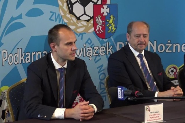 Kamil Hajduk (z lewej, obok Mieczysław Golba) przewodzi komisji odwoławczej ds. licencji klubowych.