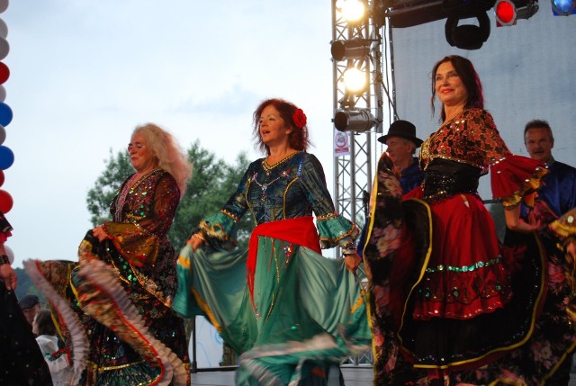 Koncert biesiadnych piosenek podczas imprezy w Suchedniowie da Teatr Muzyczny "Nad Kamienną".