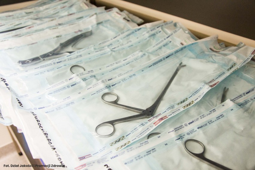 Pacjent podarował szpitalowi w Stalowej Woli narzędzia chirurgiczne. Zobacz zdjęcia
