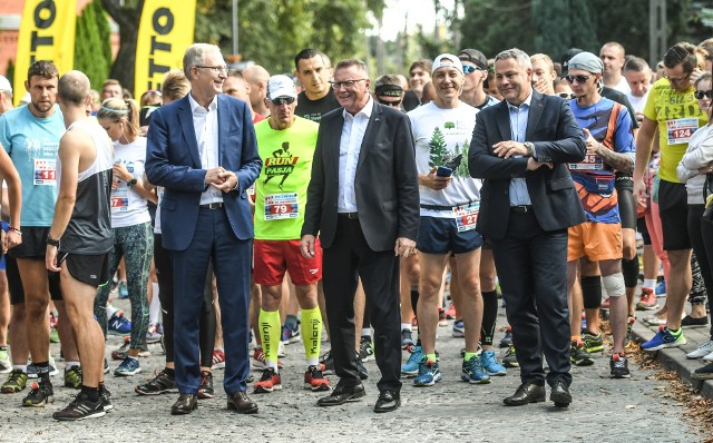 Zdaniem bukmacherów więcej szans na zwycięstwo ma Rafał Bruski.