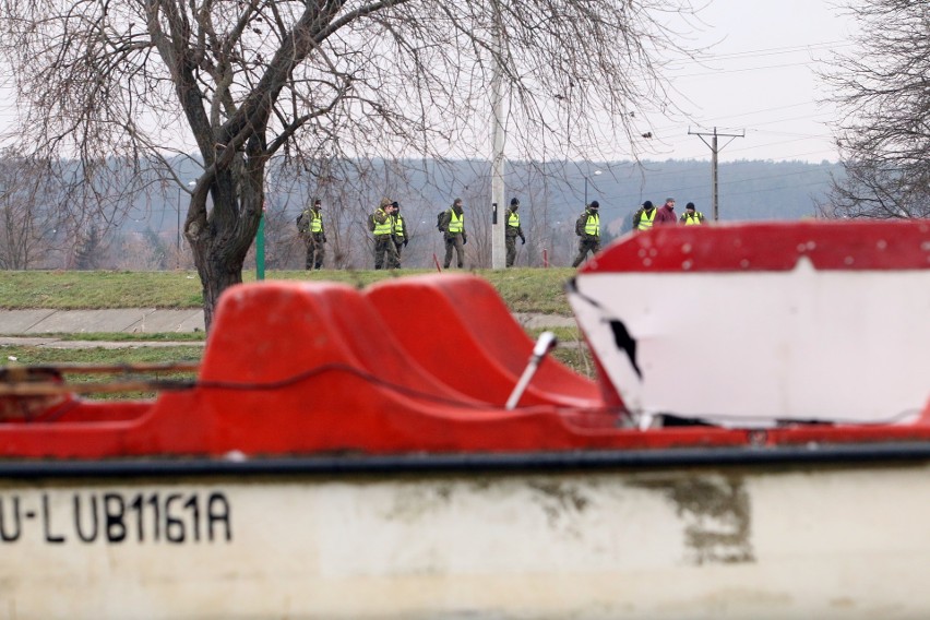 Akcja ratownicza na Zalewie Zemborzyckim. Znaleziono ciało jednego z wędkarzy