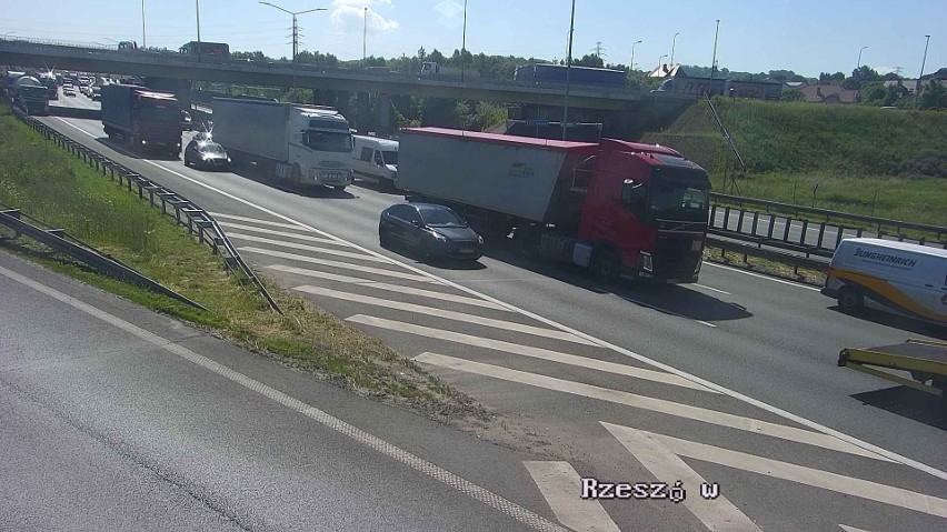 Wypadek na A4 w Krakowie na węźle Południe spowodował spory...